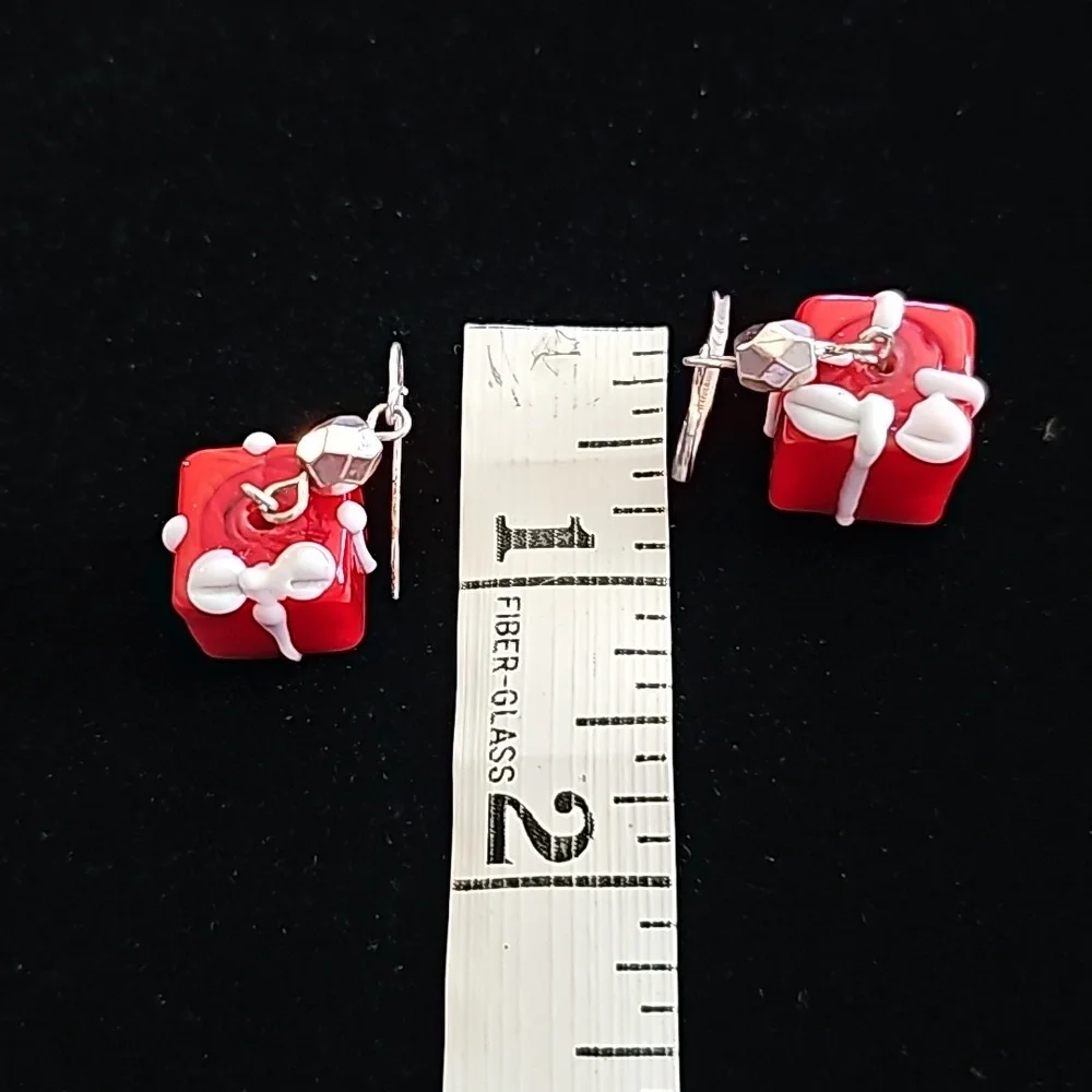 Glass Present Dangle Earrings Box A/4